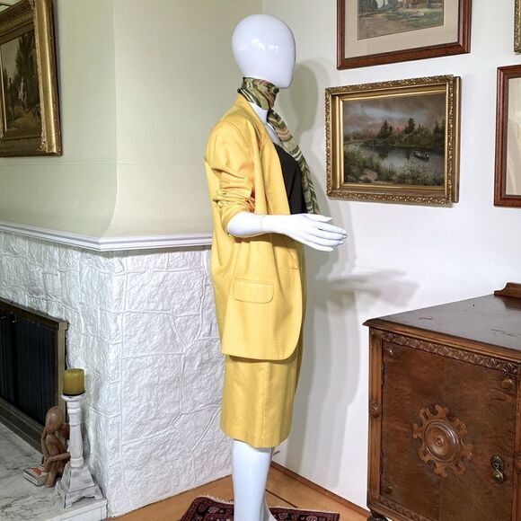 Vintage Fitting Image Yellow 2-Piece Skirt Suit - Picture 9 of 13